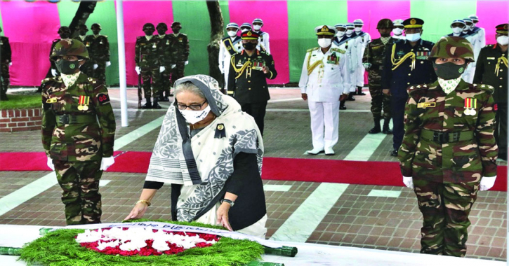 PM pays tributes               to Bangabandhu in Tungipara