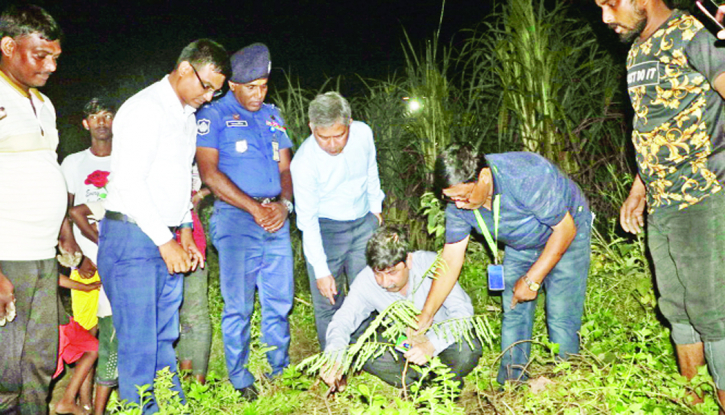 Rangpur Div. Commissioner Visited Harijan Asharyan Scheme at Thakurgaon