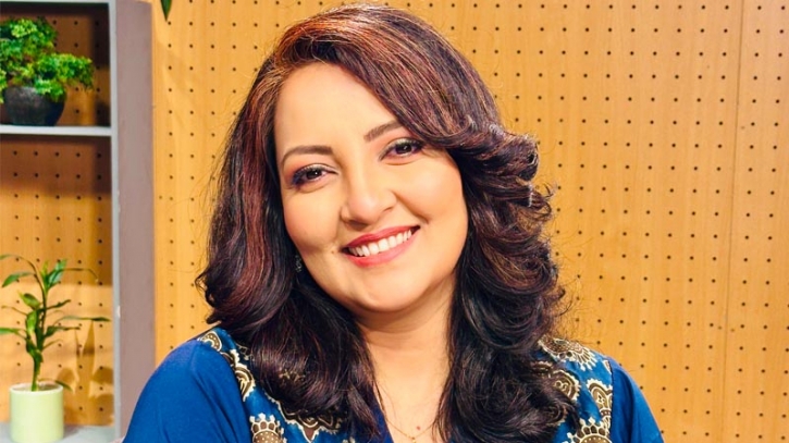 দেশে ফিরেছেন রুমানা মালিক মুনমুন