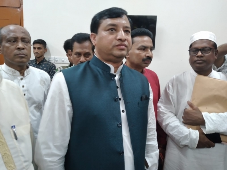 ১৮ মাস ধরে মিথ্যার দায় বহন করছি, এটা থেকে মুক্তি পেতে চাই --- জাহাঙ্গীর ১৮ মাস ধরে মিথ্যার দায় বহন করছি, এটা থেকে মুক্তি পেতে চাই --- জাহাঙ্গীর