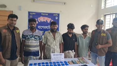বাগেরহাটে ৪০১৫ পিস ইয়াবাসহ ২৬ মামলার আসামি মাদক সম্রাট মনির শেখসহ গ্রেপ্তার ৪ বাগেরহাটে ৪০১৫ পিস ইয়াবাসহ ২৬ মামলার আসামি মাদক সম্রাট মনির শেখসহ গ্রেপ্তার ৪