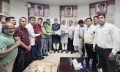 আইনমন্ত্রী ও হুইপসহ বিশিষ্টজনদের ফুলেল শুভেচ্ছা জানাল এমইউজের নবনির্বাচিত নেতৃবৃন্দ আইনমন্ত্রী ও হুইপসহ বিশিষ্টজনদের ফুলেল শুভেচ্ছা জানাল এমইউজের নবনির্বাচিত নেতৃবৃন্দ