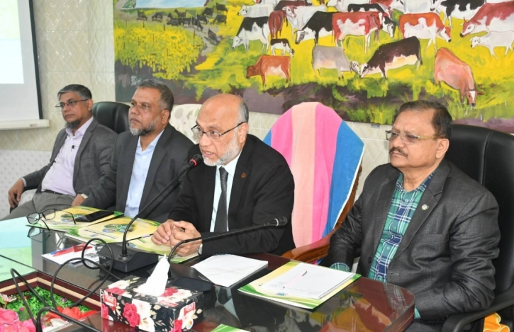 বাকৃবিতে ‘উচ্চশিক্ষায় অ্যাক্রেডিটেশন: ডকুমেন্টেশন ও প্রস্তুতি’ শীর্ষক কর্মশালা অনুষ্ঠিত