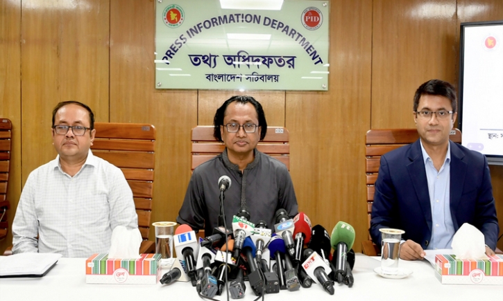 জনগণের দোরগোড়ায় স্বাস্থ্যসেবা পৌঁছে দিতে কাজ করছে সরকার : তথ্য উপদেষ্টা