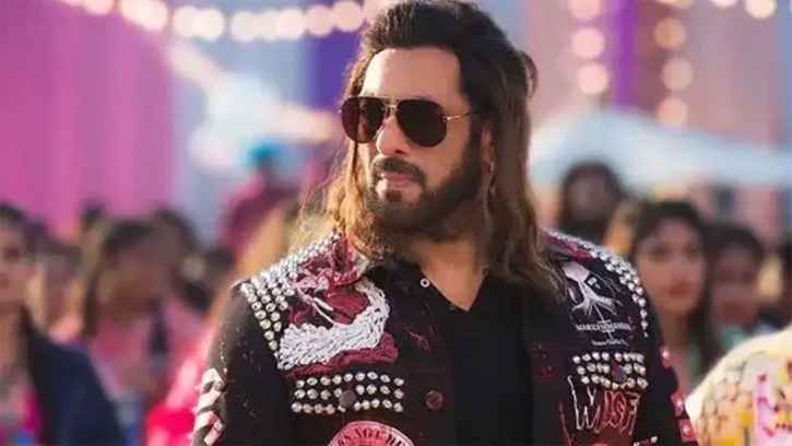 দক্ষিণী স্টাইলে দারুণ এন্ট্রি সালমানের দক্ষিণী স্টাইলে দারুণ এন্ট্রি সালমানের