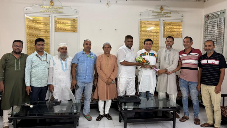 জাতীয় সাংবাদিক সংস্থার কেন্দ্রীয় নেতৃবৃন্দকে বাগেরহাট প্রেসক্লাবের ফুলেল সংবর্ধনা