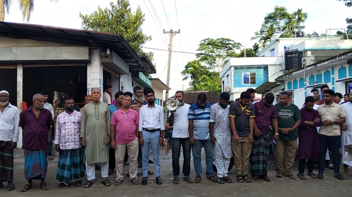 উজিরপুরে ব্ল্যাকমেইল-মাদকসহ নানা অভিযোগ, প্রতিবাদে স্থানীয়দের বিক্ষোভ