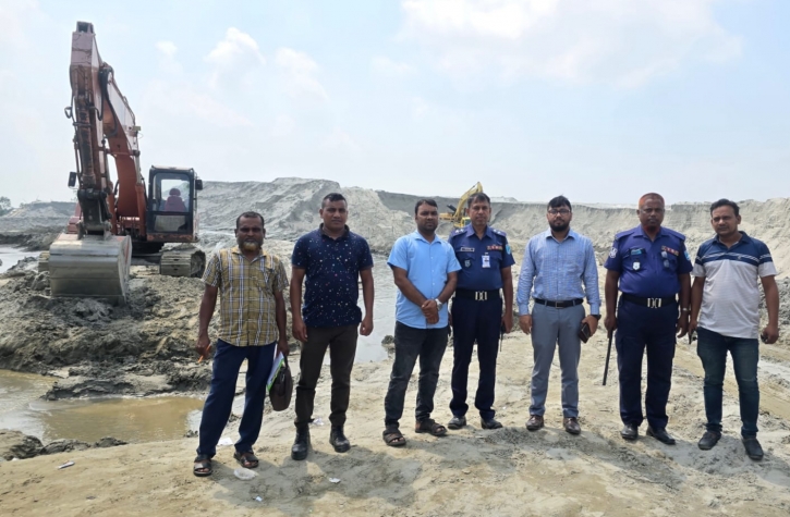 কালিহাতীতে অবৈধ বালু ঘাটে অভিযান, ৪ লাখ টাকা জরিমানা