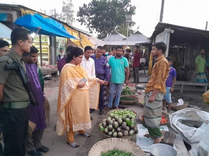 ফুলপুরে নিত্য প্রয়োজনীয় দ্রব্যমূল্যের ঊর্ধ্বগতি নিয়ন্ত্রণে ভ্রাম্যমান আদালত ও জরিমানা ফুলপুরে নিত্য প্রয়োজনীয় দ্রব্যমূল্যের ঊর্ধ্বগতি নিয়ন্ত্রণে ভ্রাম্যমান আদালত ও জরিমানা