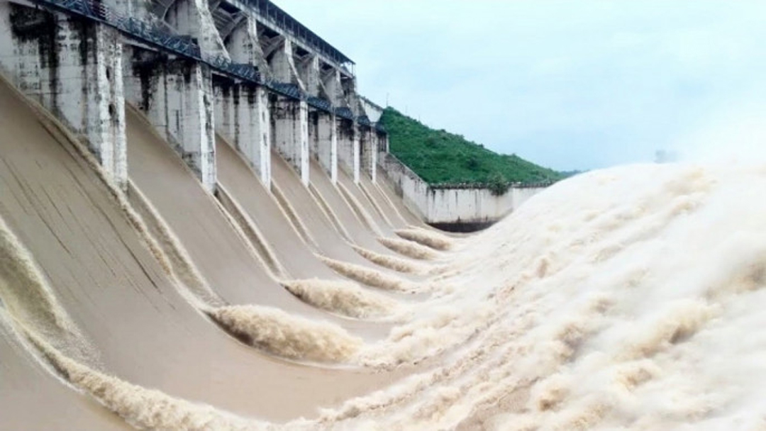 India opens all Farakka gates: Bangladesh rivers to swell
