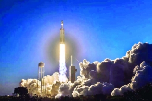 SpaceX’s Falcon heavy rocket launches classified mission
