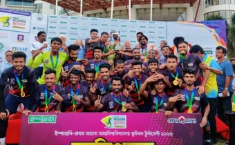 Inter-University Football Tournament competition  champion Gono Bishwabidyalay