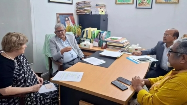 Democracy International team meets Fakhrul