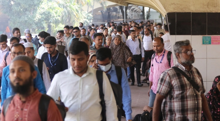 Homebound people leave city ahead of five-day Durga Puja vacation