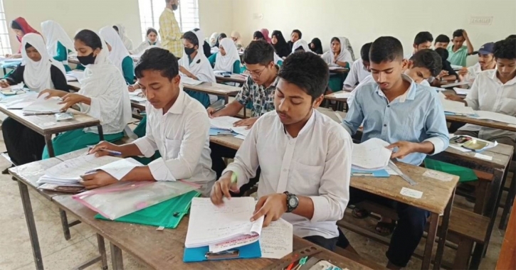 Brahmanbaria student makes TikTok video in exam hall