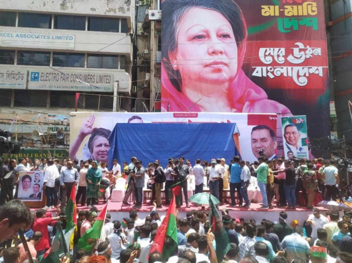 BNP activists flock to Nayapaltan rally BNP activists flock to Nayapaltan rally