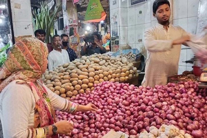 Vegetable prices ease, while fish and meat markets upward Vegetable prices ease, while fish and meat markets upward