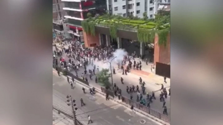 Quota reform: Clashes erupt in Badda, other Dhaka areas Quota reform: Clashes erupt in Badda, other Dhaka areas