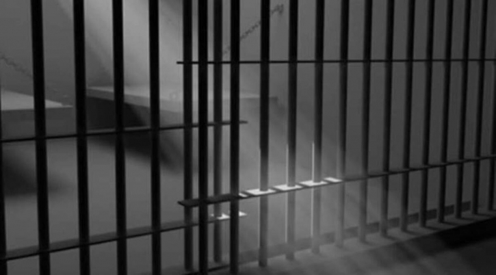 2 cops, 3 others sent to jail over Tk 20 lakh snatching 2 cops, 3 others sent to jail over Tk 20 lakh snatching