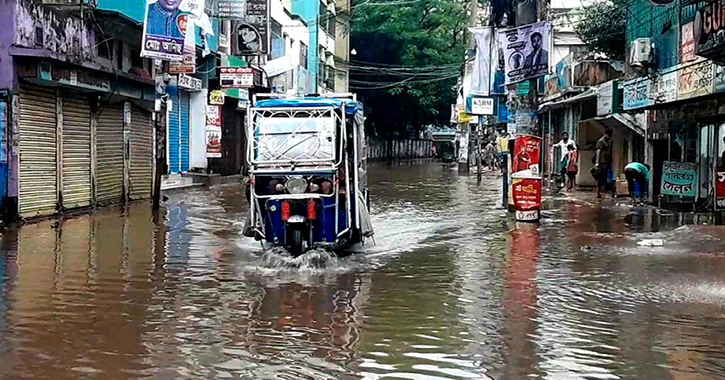 Brahmanbaria residents miserable as heavy rainfall submerges city roads Brahmanbaria residents miserable as heavy rainfall submerges city roads
