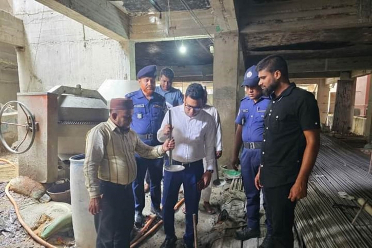 মসিকে নির্মাণাধীন ভবনে এডিস মশার লার্ভা অতঃপর ভবন মালিককে মামলা ও জরিমানা মসিকে নির্মাণাধীন ভবনে এডিস মশার লার্ভা অতঃপর ভবন মালিককে মামলা ও জরিমানা