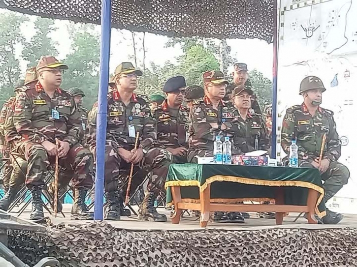 ময়মনসিংহে সেনাবাহিনী কর্তৃক অসহায় ও শীতার্তদের মাঝে শীতবস্ত্র বিতরণ ময়মনসিংহে সেনাবাহিনী কর্তৃক অসহায় ও শীতার্তদের মাঝে শীতবস্ত্র বিতরণ